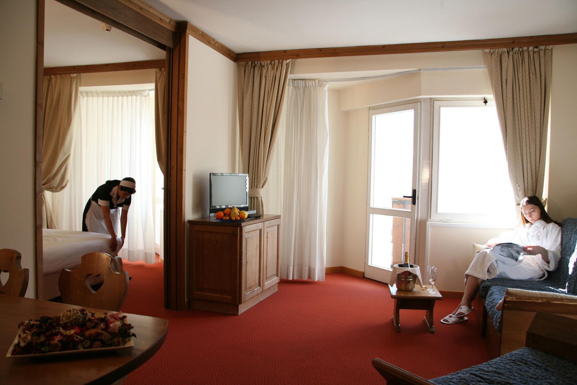 Hotel Alaska Cortina Cortina dʼAmpezzo Dış mekan fotoğraf
