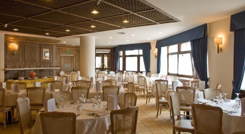Hotel Alaska Cortina Cortina dʼAmpezzo Dış mekan fotoğraf