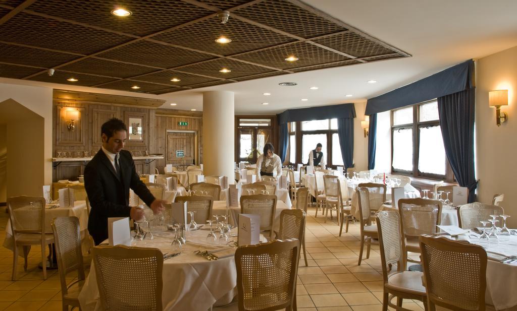 Hotel Alaska Cortina Cortina dʼAmpezzo Dış mekan fotoğraf