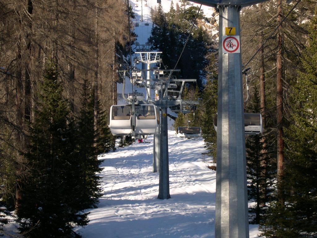Hotel Alaska Cortina Cortina dʼAmpezzo Dış mekan fotoğraf