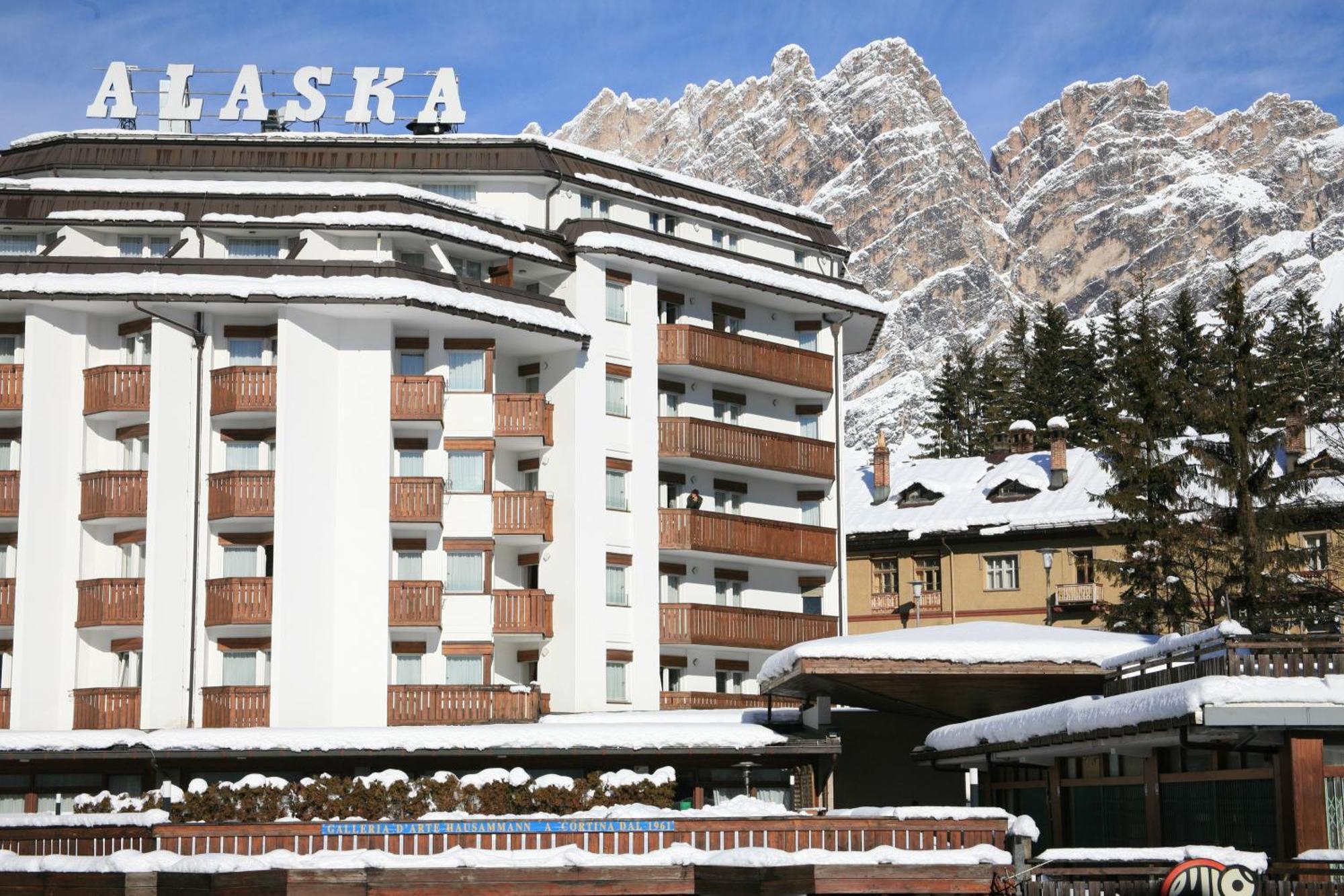 Hotel Alaska Cortina Cortina dʼAmpezzo Dış mekan fotoğraf
