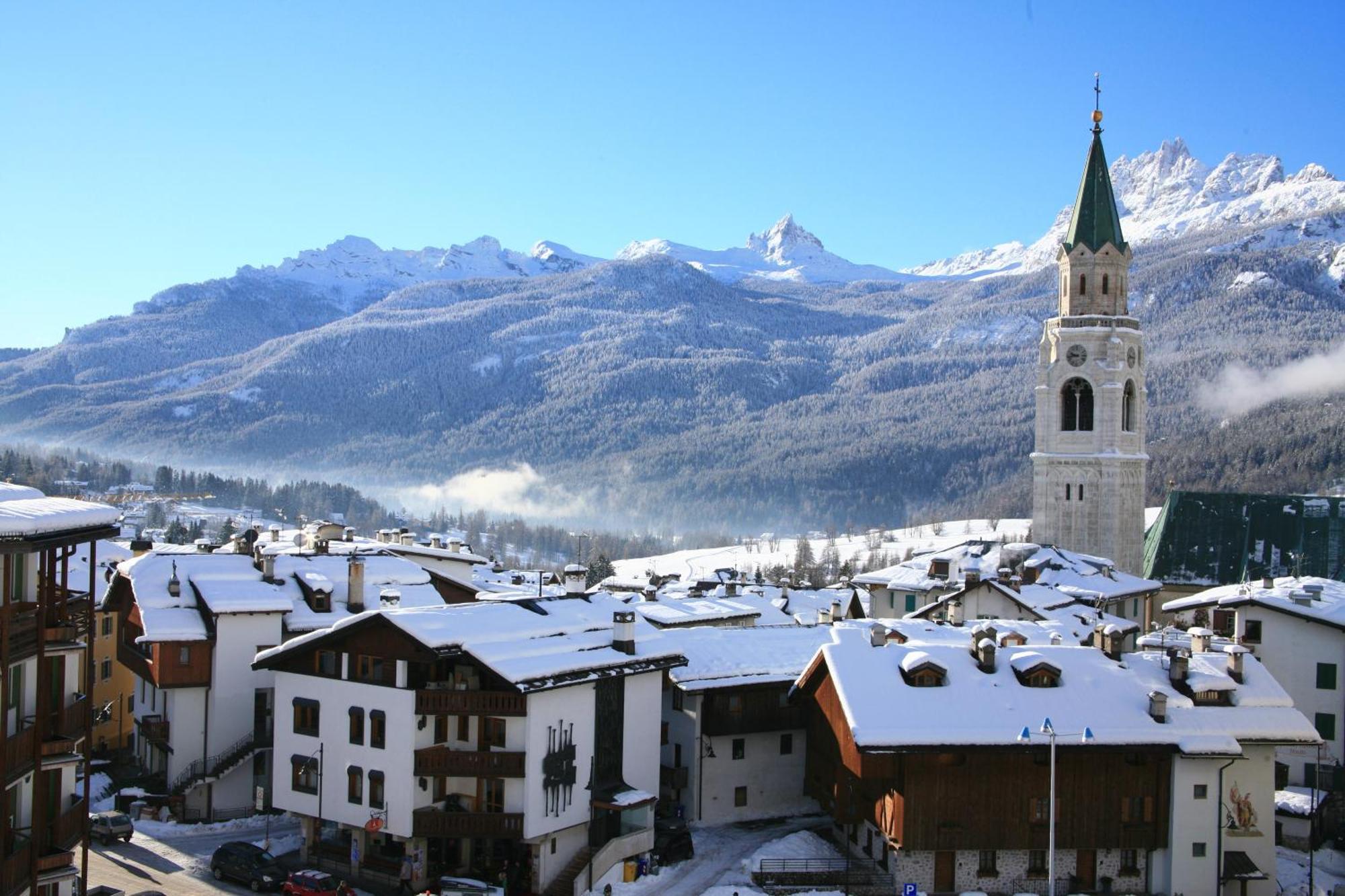 Hotel Alaska Cortina Cortina dʼAmpezzo Dış mekan fotoğraf