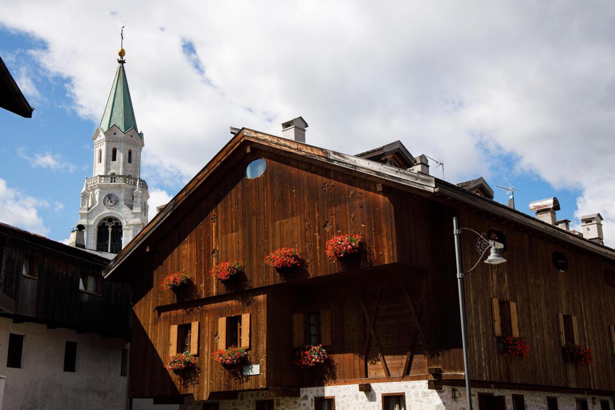 Hotel Alaska Cortina Cortina dʼAmpezzo Dış mekan fotoğraf