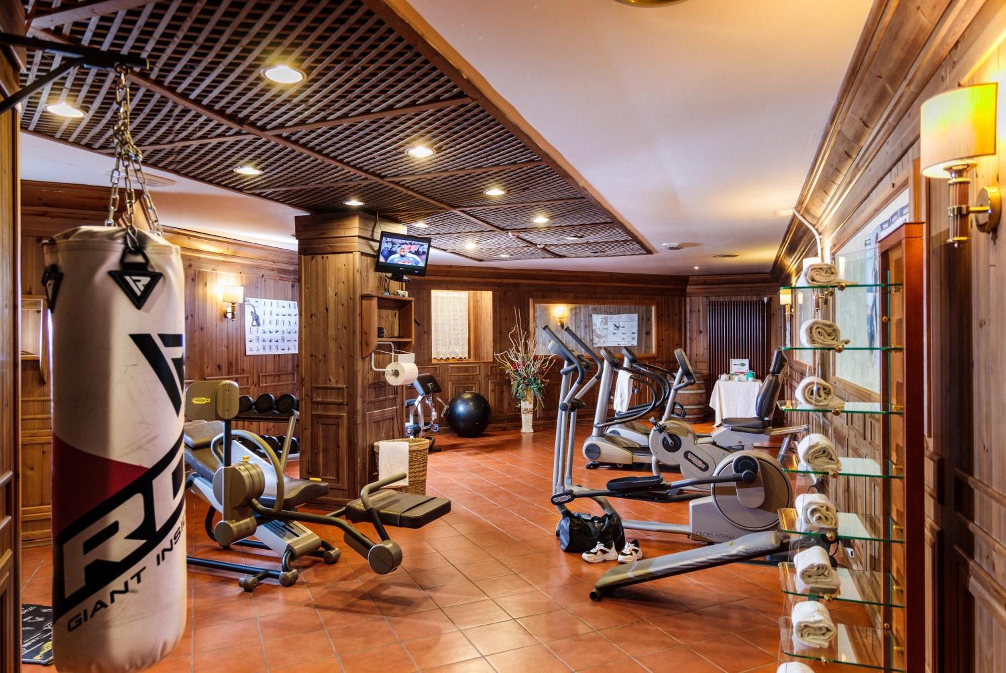 Hotel Alaska Cortina Cortina dʼAmpezzo Dış mekan fotoğraf