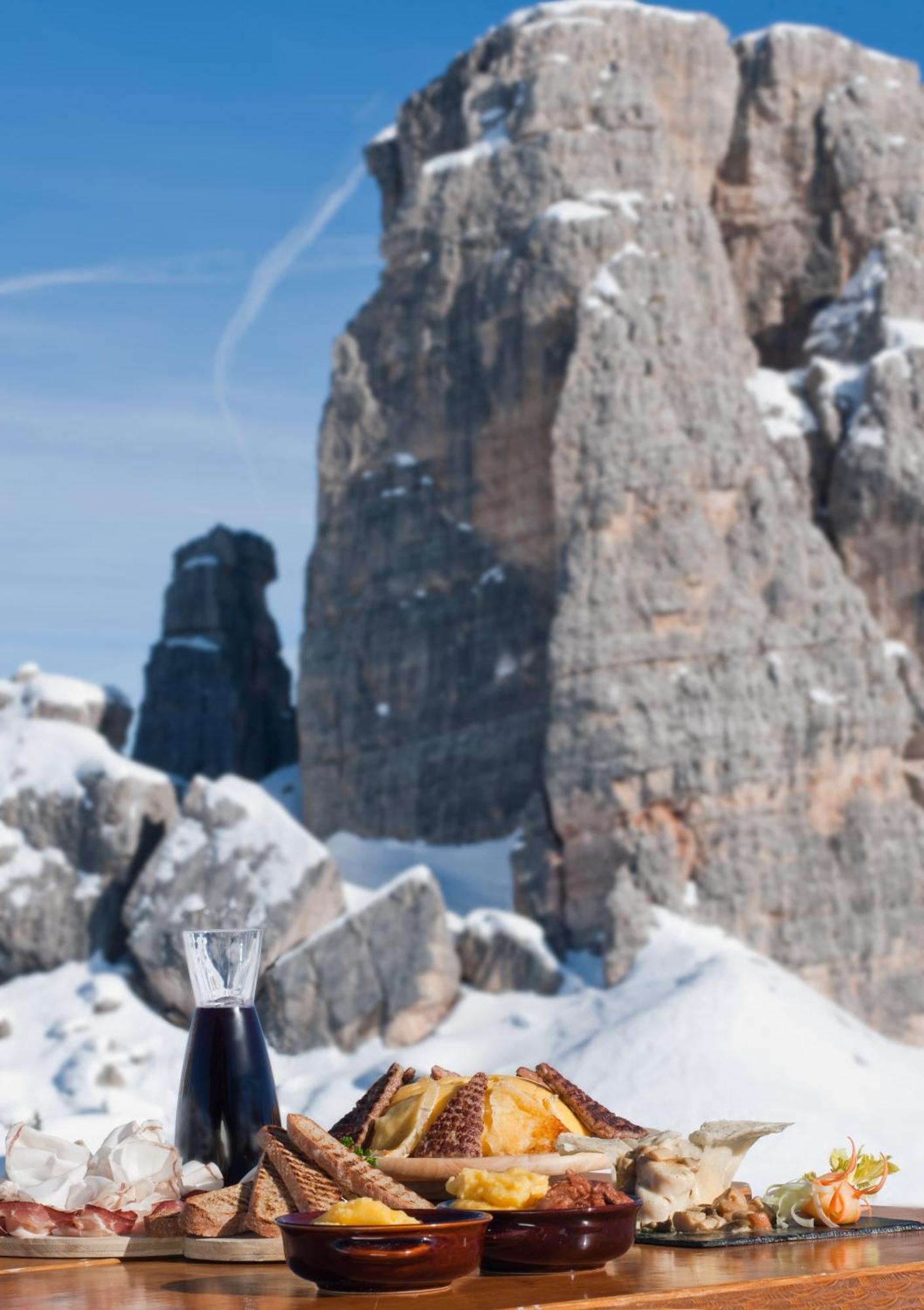 Hotel Alaska Cortina Cortina dʼAmpezzo Dış mekan fotoğraf