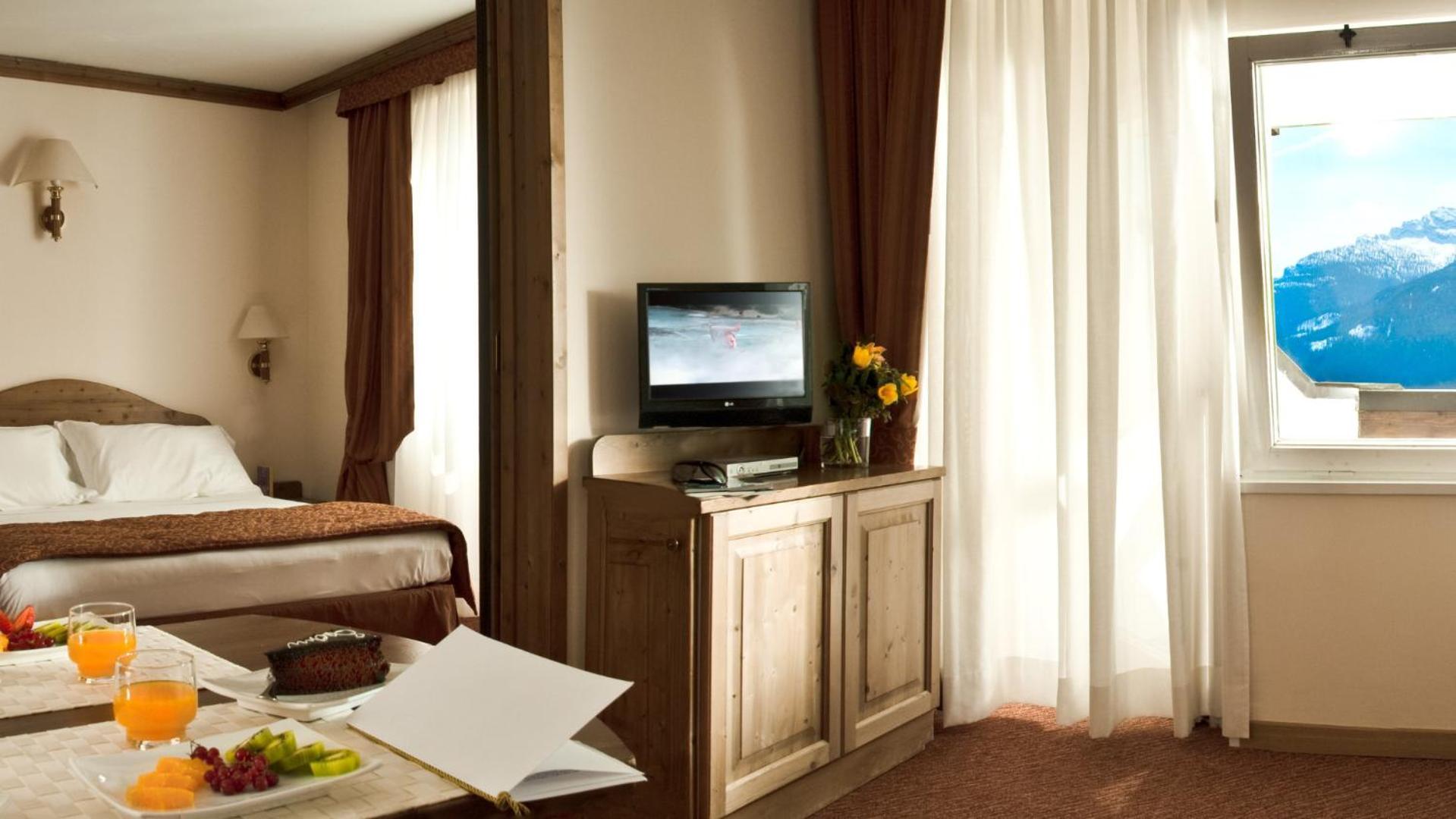 Hotel Alaska Cortina Cortina dʼAmpezzo Dış mekan fotoğraf