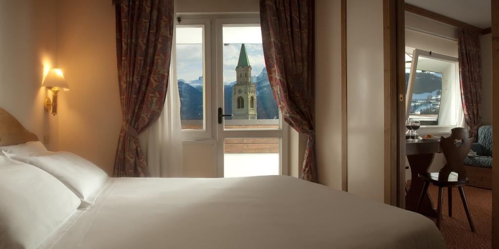 Hotel Alaska Cortina Cortina dʼAmpezzo Dış mekan fotoğraf
